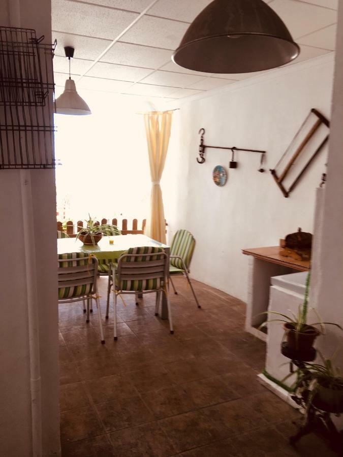 La Casita Santa Barbara Guest House Macastre Екстериор снимка